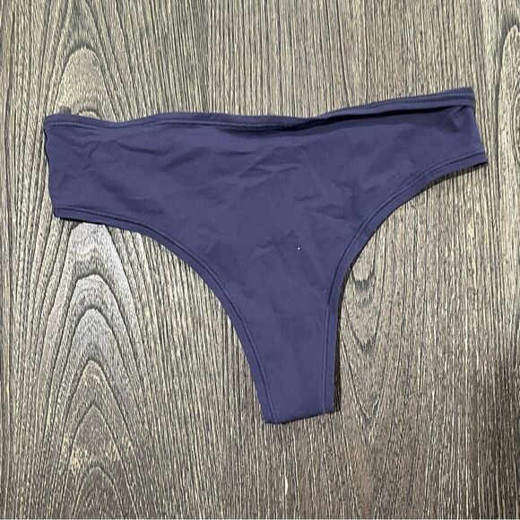 NWOT Skims Fits Everybody Thong Underwear Low Rise Cotton Gusset Blue Size S - Picture 1 of 3